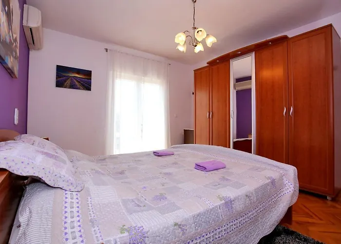 Apartments Mara